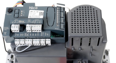 Napęd bramy przesuwnej NICE ROBUS 600 HI-SPEED MyGO zestaw do 600kg (RBS600HSBDKCER30)